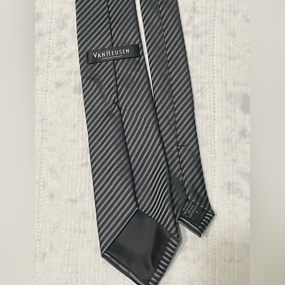 NWOT Mens Van Heusen Slim Tie - Picture 3 of 3